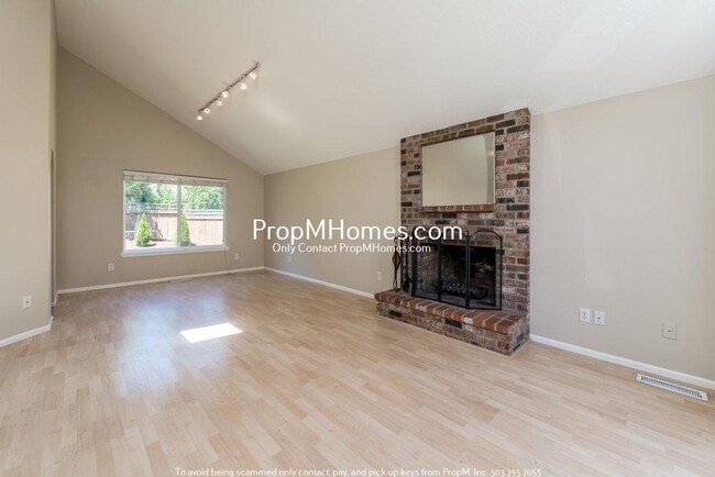 Foto del edificio - Charming Three Bedroom Home in West Beaver...
