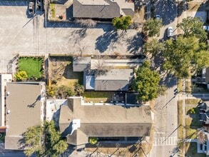 Building Photo - 943 Pecore St