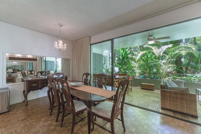 Building Photo - Fully furnished 2-bedroom, 2-bath Kahala B...