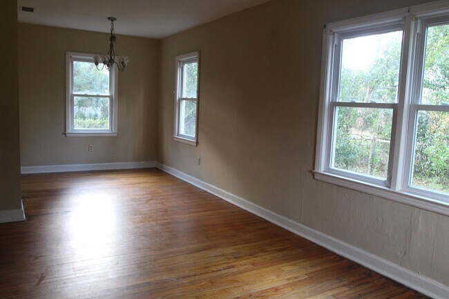 Foto del edificio - 515 S Shadowlawn Dr