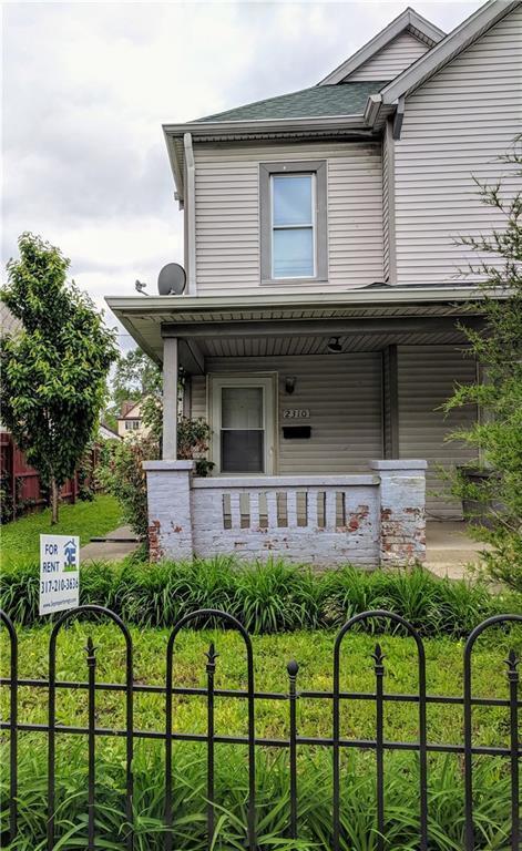 Primary Photo - 2310 N Kenwood Ave