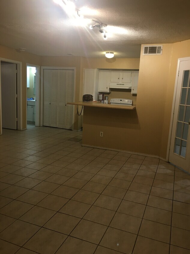 Foto principal - 9825 Walnut St