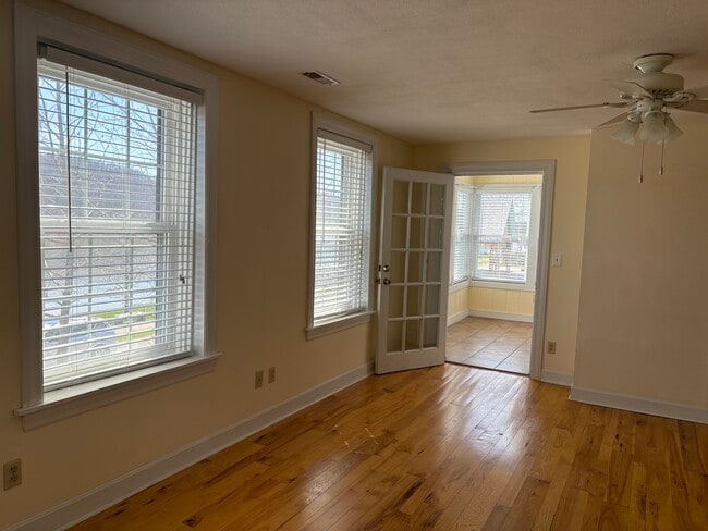 Building Photo - 117 N Front St