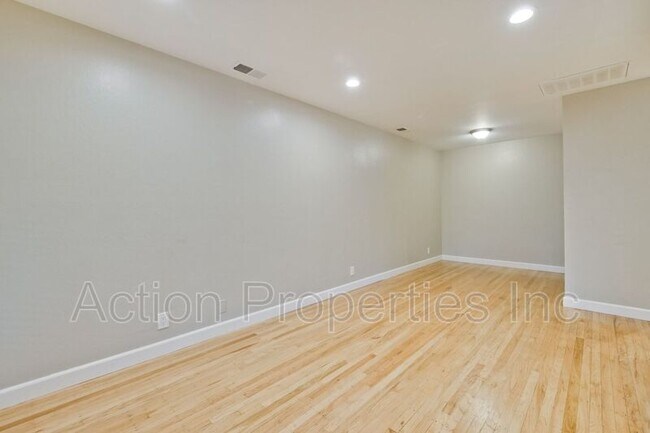 Foto del edificio - 10169 Empire Ave