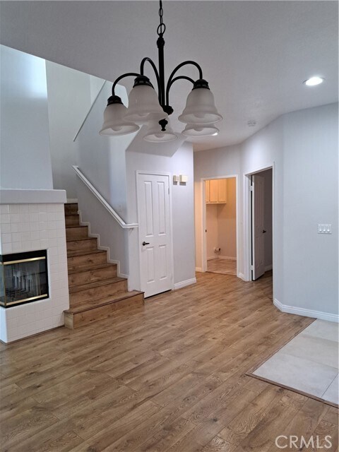 Foto del edificio - 2080 Lakeshore Dr