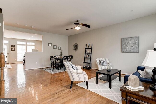 Foto del edificio - 1739 Theale Way