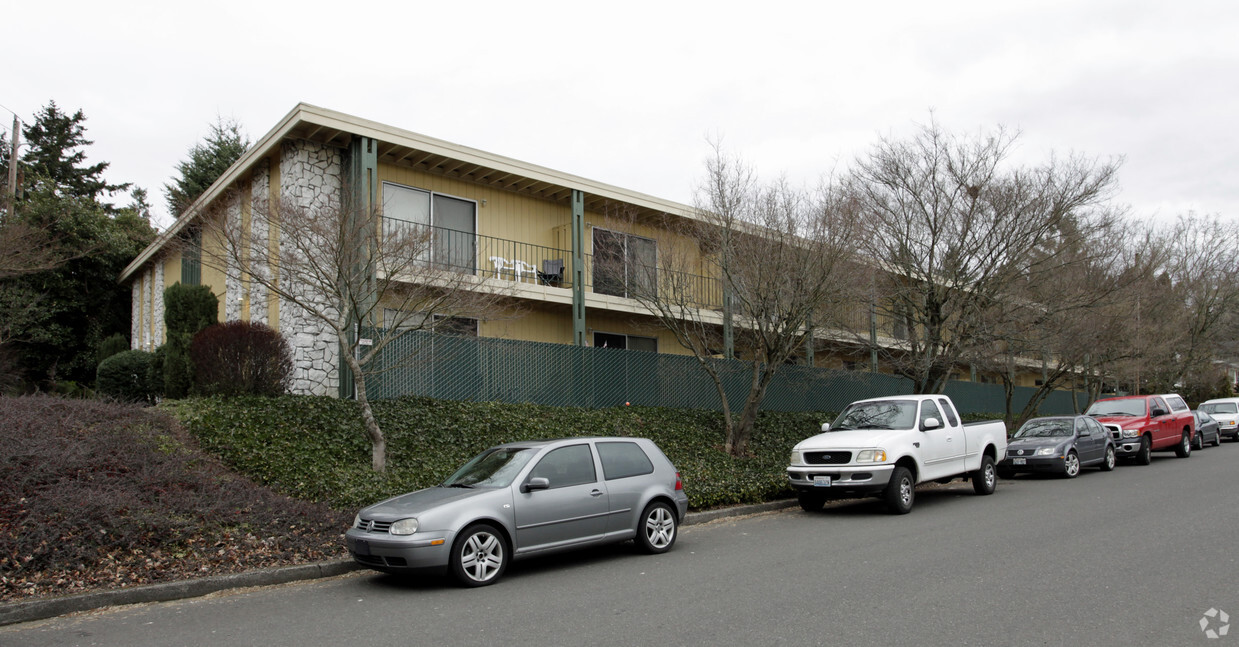 Building Photo - Central Park Apartments