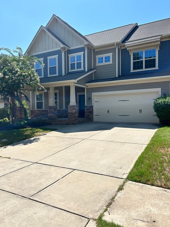 Building Photo - 3004 Oakmere Rd