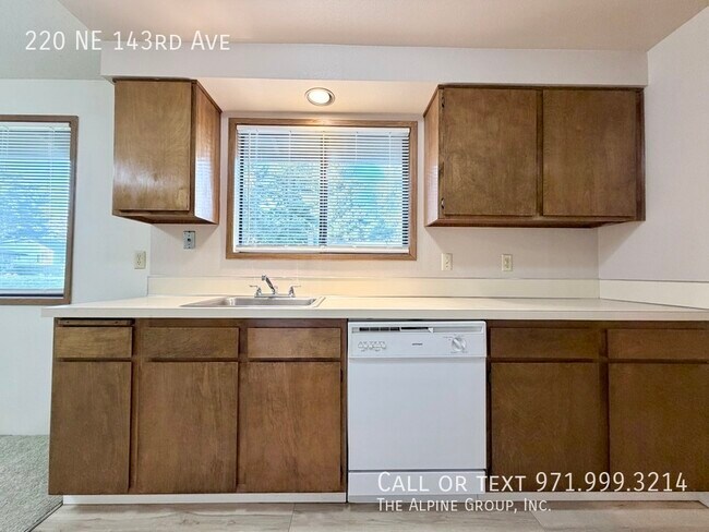 Foto del edificio - 220 NE 143rd Ave