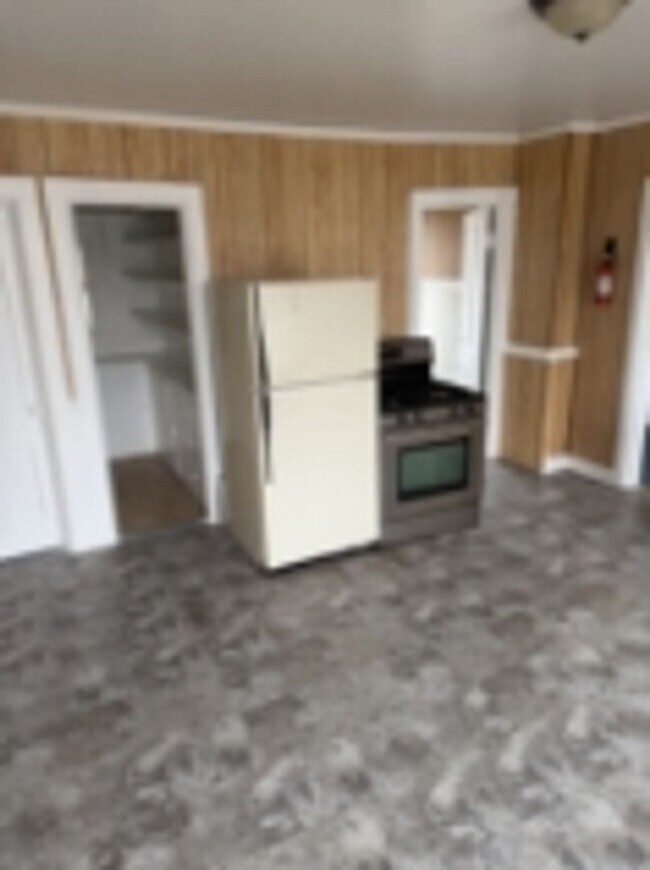 Foto del edificio - 2549 N Vel R. Phillips Ave