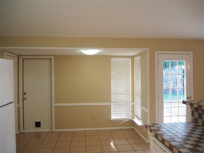 Building Photo - 1630 Sunswept Terrace