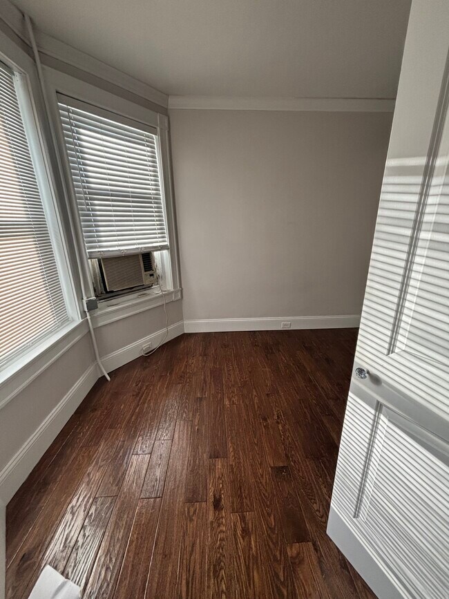 Foto del edificio - 91 Westland Ave