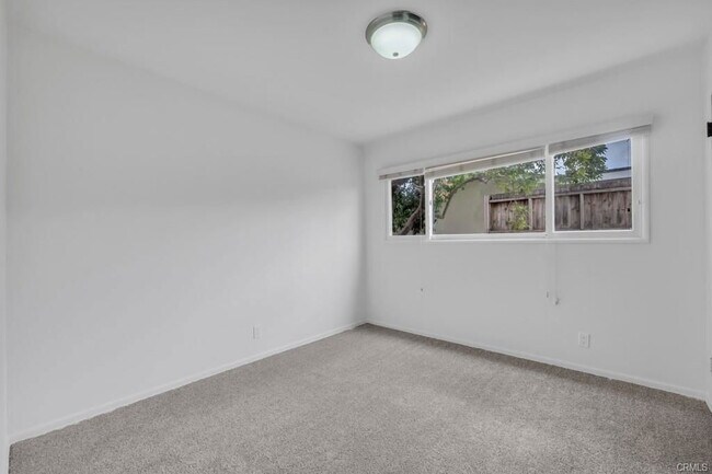 Foto del edificio - 9339 Louise Ave