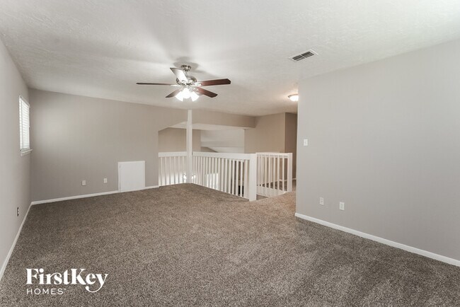 Foto del edificio - 1223 Whispering Pine Dr