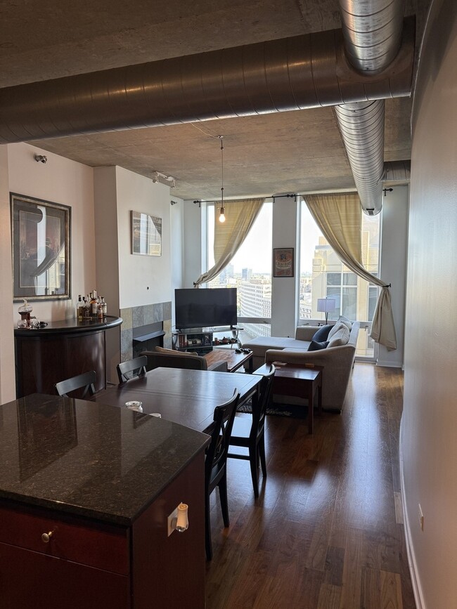Building Photo - 700 N Larrabee St