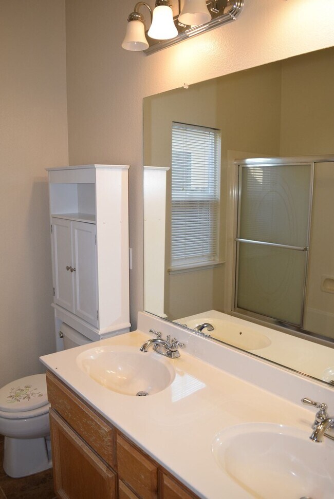 Foto del edificio - 1857 San Esteban Cir