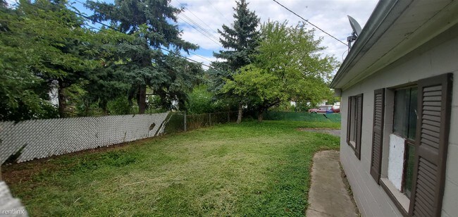 Building Photo - 3 br, 1 bath House - 14003 Hendricks Ave