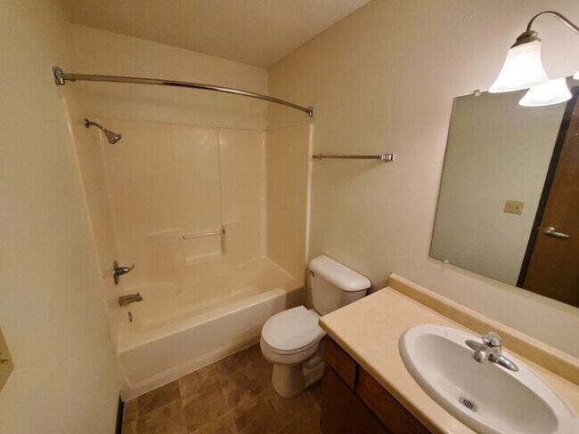 Baño - 1120 Barrette St