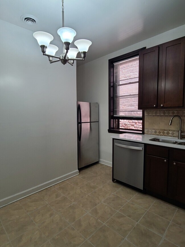 Foto del edificio - 1533 W Highland Ave