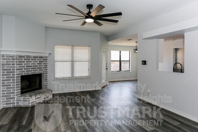 Building Photo - 2702 Littlewood Dr