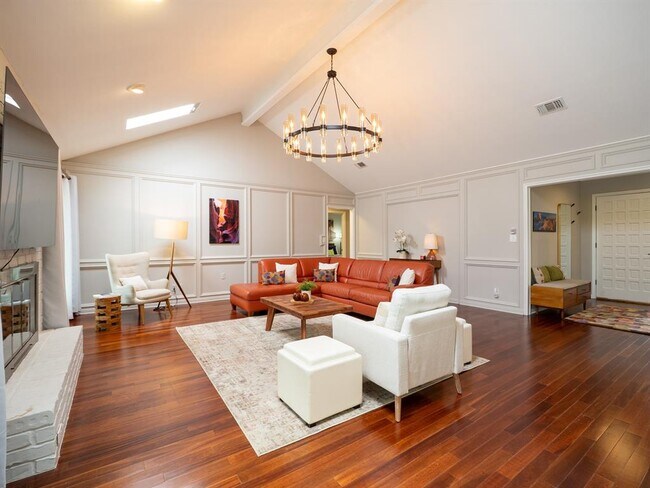 Foto del edificio - 2110 Wychwood Dr