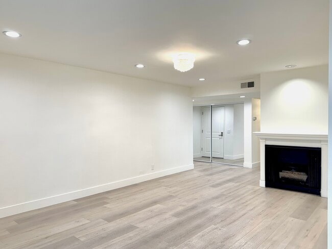 Foto del edificio - 4648 Park Granada