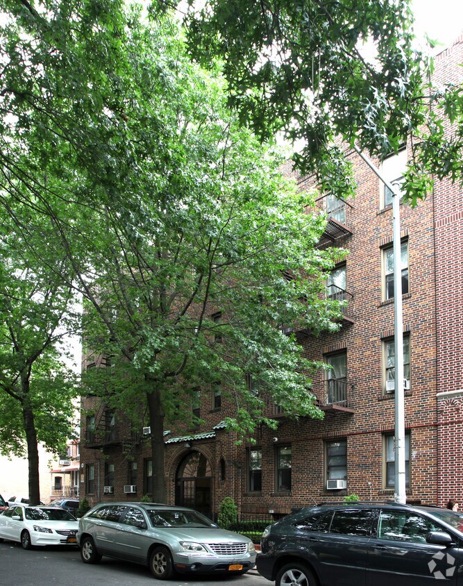 Foto del edificio - 1629 W 10th St