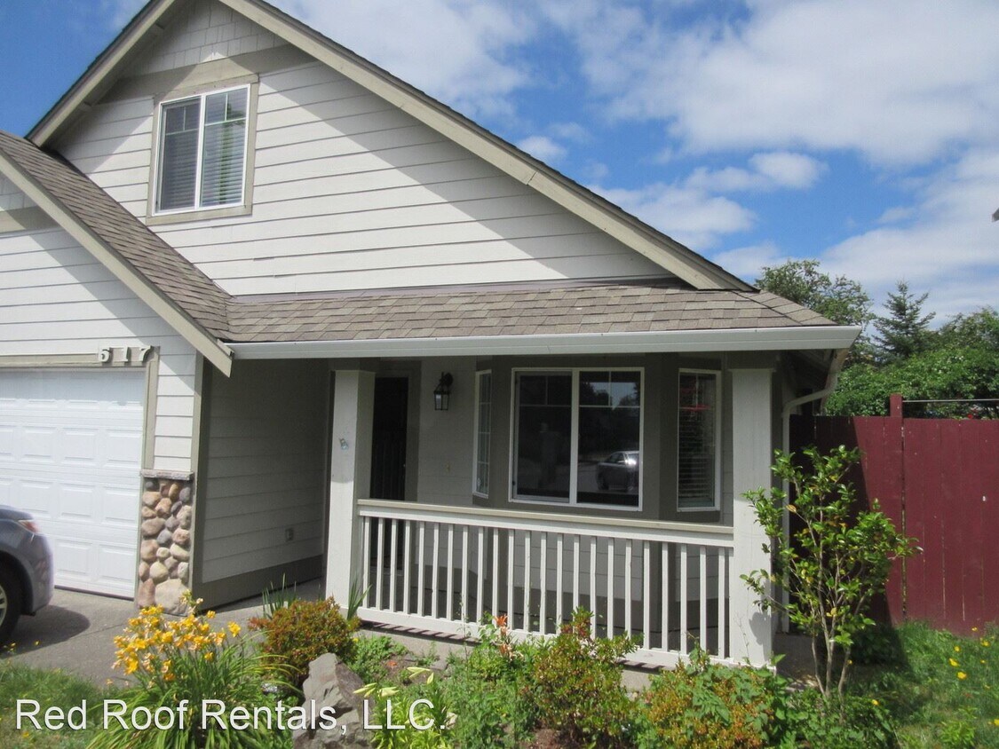Foto principal - 3 br, 2 bath House - 517 E 49th St