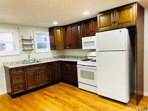 Building Photo - 49 Pleasant St