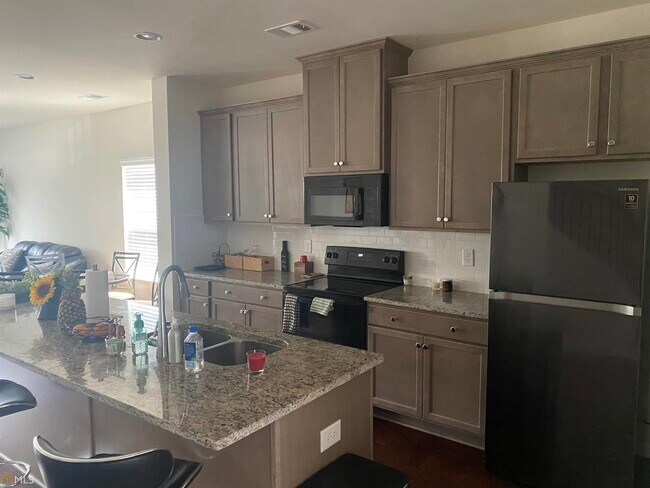 Building Photo - 807 Ambient Way