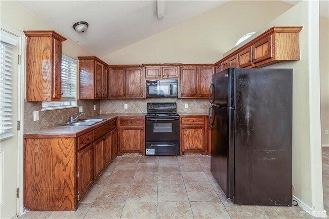 Foto del edificio - 6 West Dr