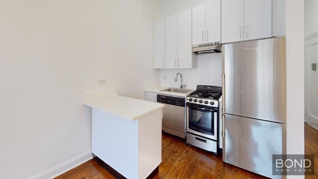 Building Photo - 163 E 87th St