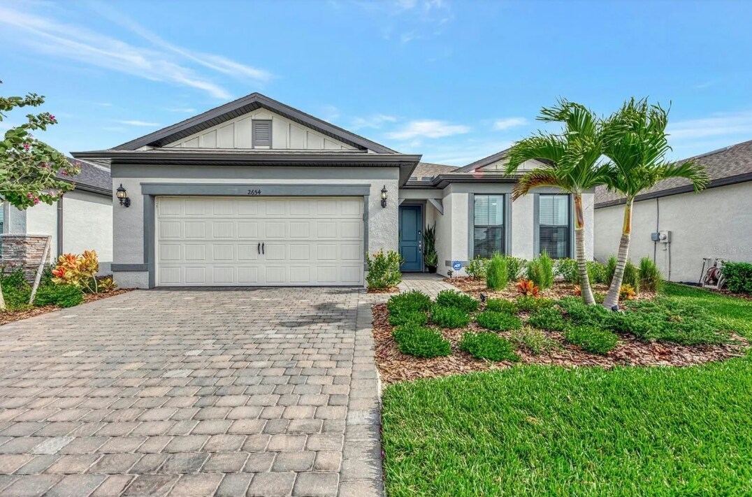 Primary Photo - 2654 Charter Oak Dr
