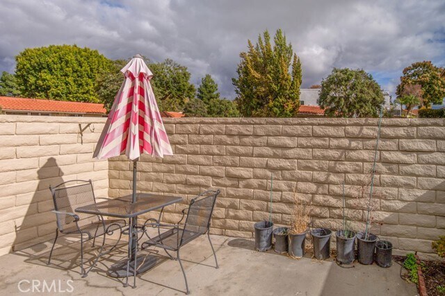 Foto del edificio - 2176 Via Puerta