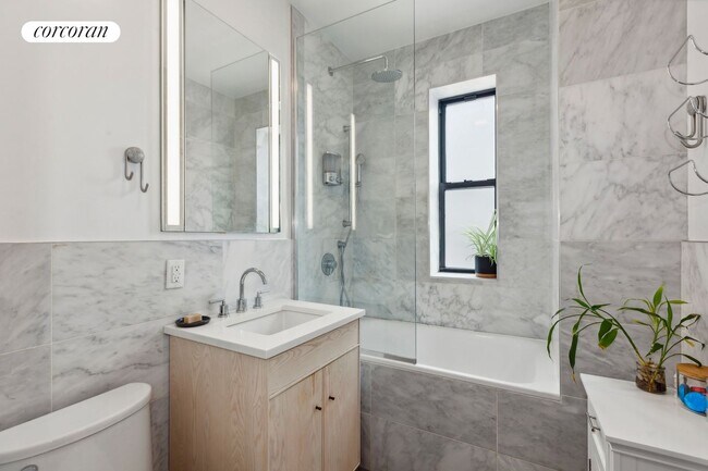 Foto del edificio - 24-39-39 38th St