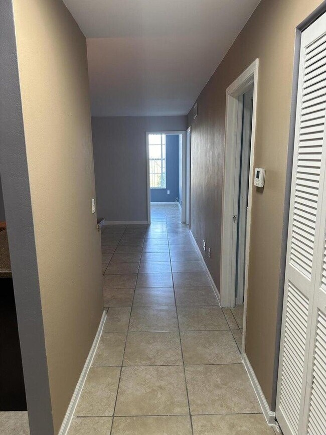 Building Photo - 9949 Sandalfoot Blvd