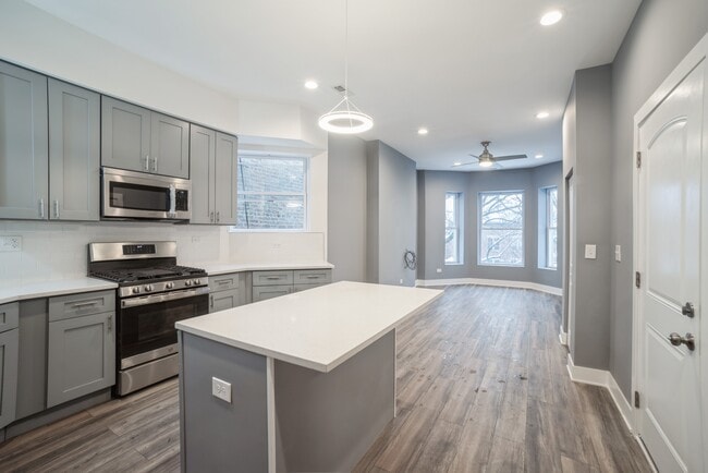 Building Photo - 4331 S Prairie Ave