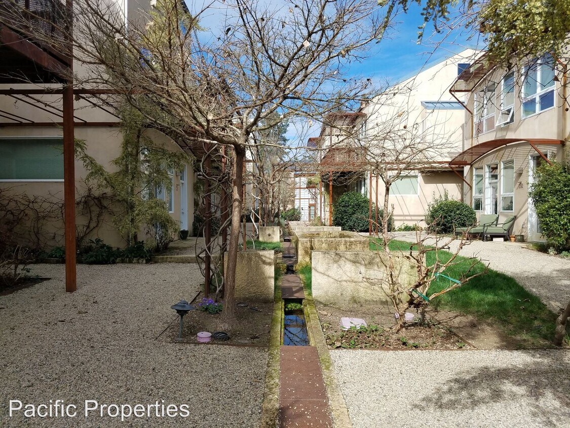 Primary Photo - 1 br, 1 bath Apartment - 463 Florence Avenue
