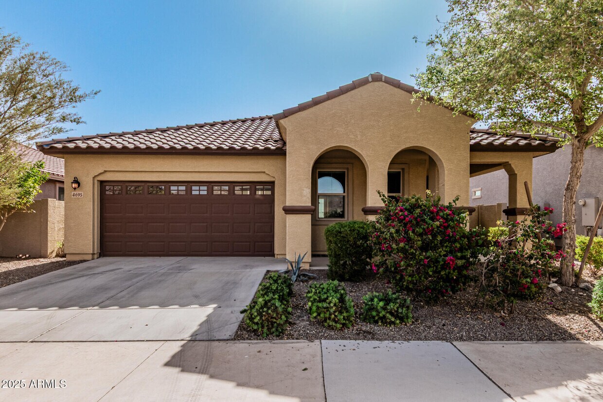 Foto principal - 4695 N 204th Ave