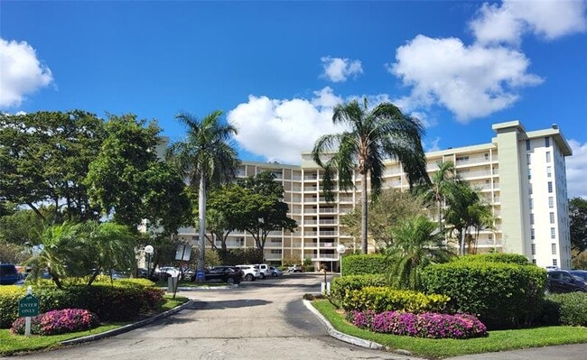 Foto del edificio - 3090 N Course Dr