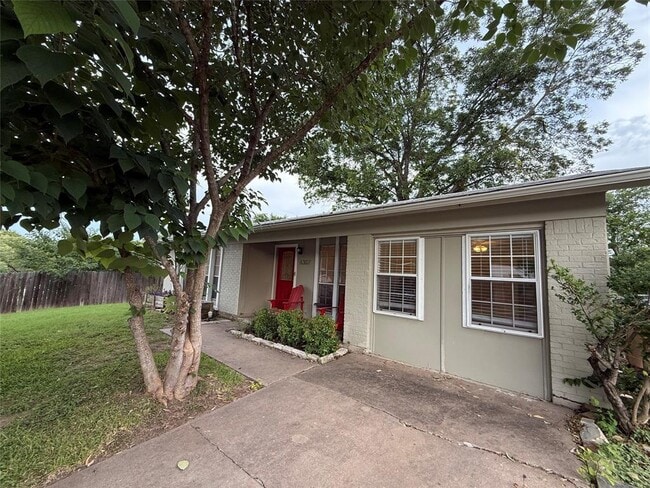 Building Photo - 6307 Huntleigh Way