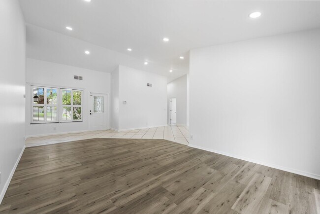 Foto del edificio - 9718 Lancaster Pl