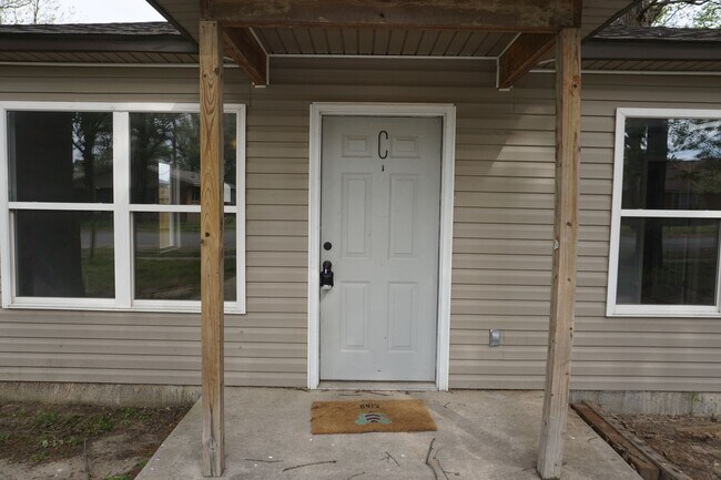 Building Photo - 314 SW 3rd St