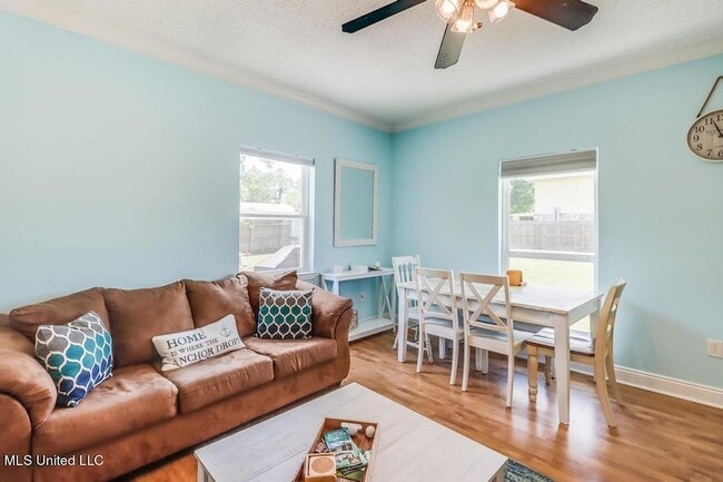 Building Photo - 410 Old Spanish Trail