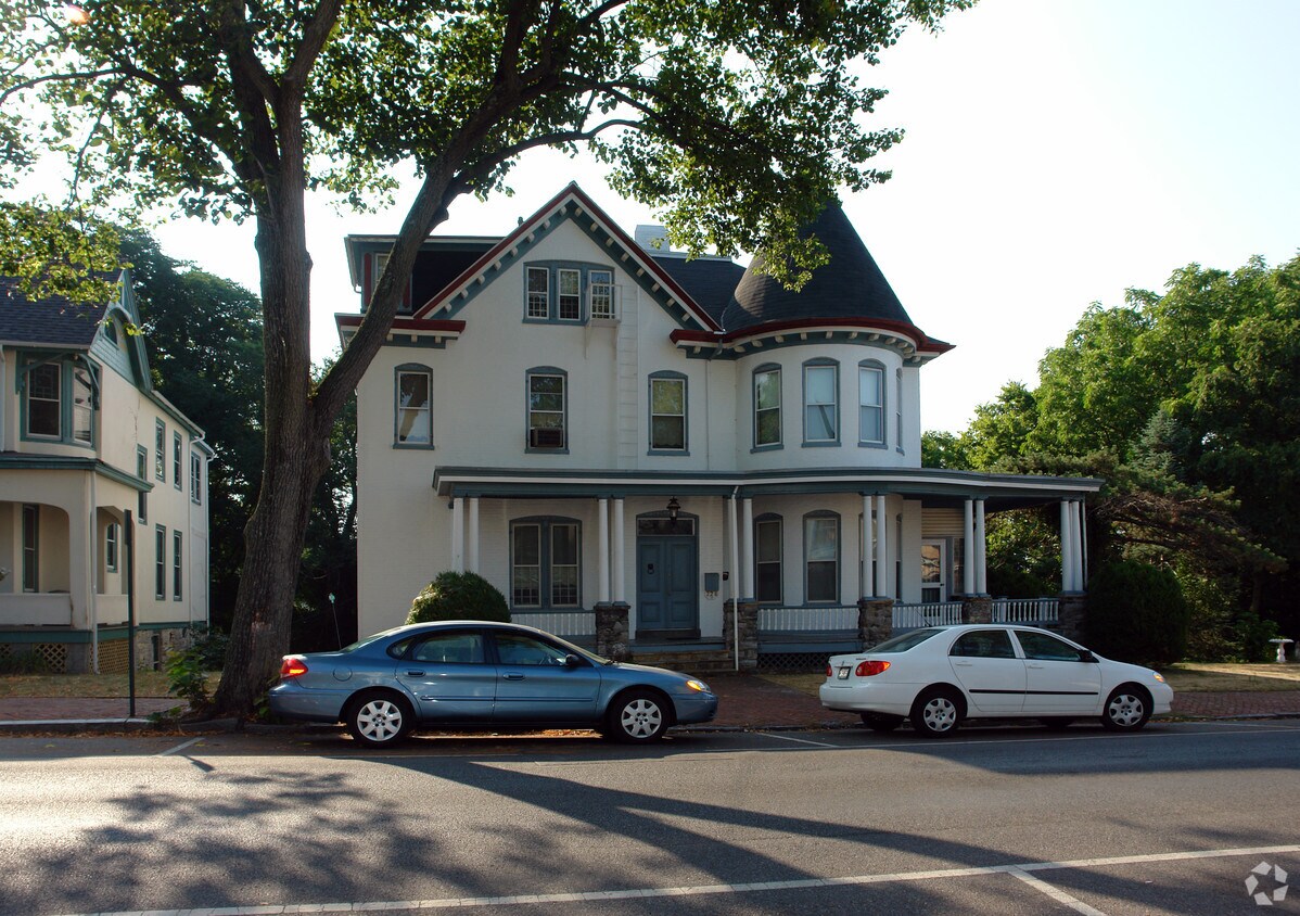 Building Photo - 228 S Prospect St