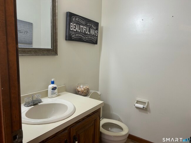 Building Photo - 17 Eagle Rock Cir