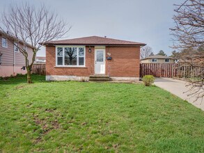 Building Photo - 40 Laird Dr