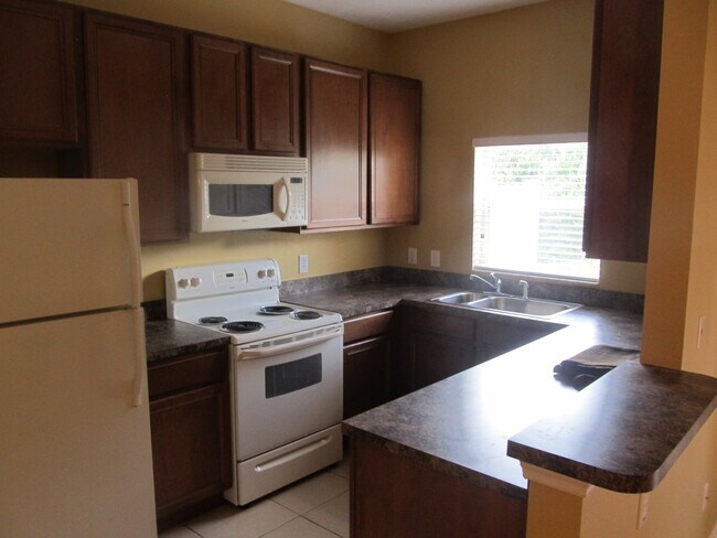 Foto del edificio - GREAT 3 BDRM 2-1/2 BATH WITH 1 CAR GARAGE ...