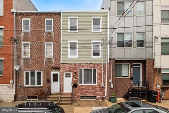 Building Photo - 2049 E Letterly St
