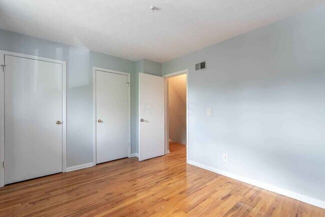 Building Photo - 1753 Willoway Cir N